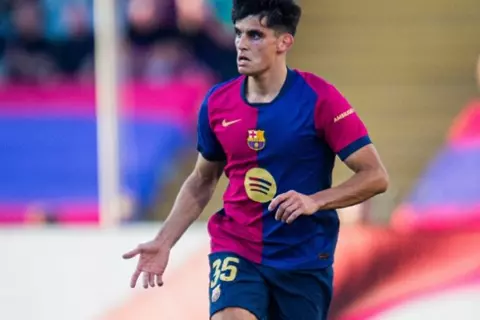 تشيلسي مهتم بضم مدافع برشلونة
